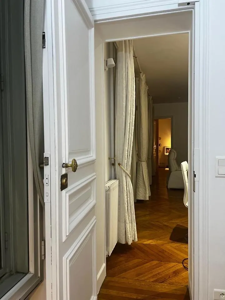 Eiffel Tower Oasis 30M From Eiffel Tower Apartment Paris Homestay