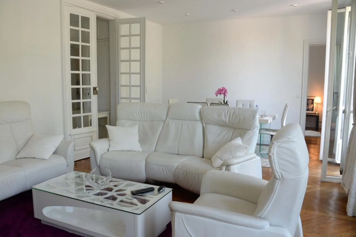 Eiffel Tower Oasis 30M From Eiffel Tower Apartment Paris Homestay